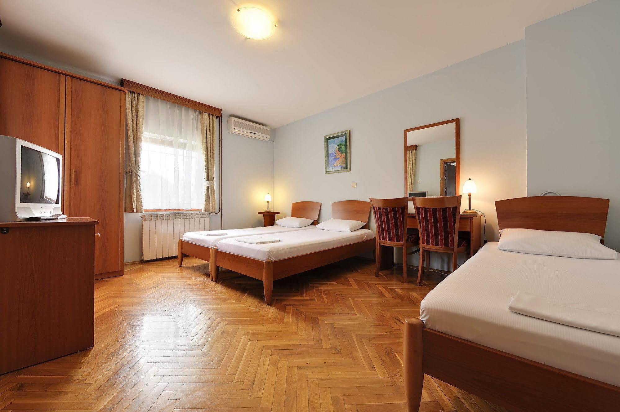 Hotel Sucevic Garni Belgrado Exterior foto