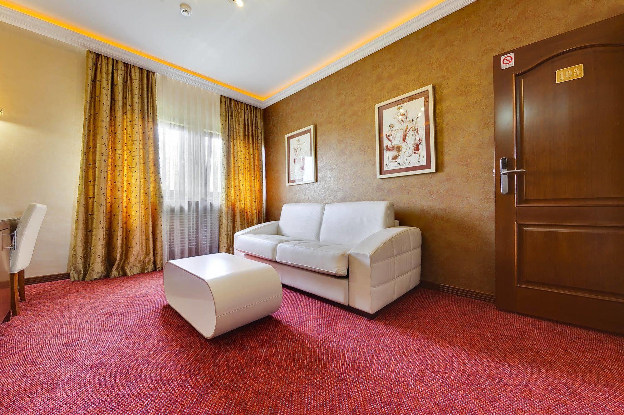 Hotel Sucevic Garni Belgrado Exterior foto