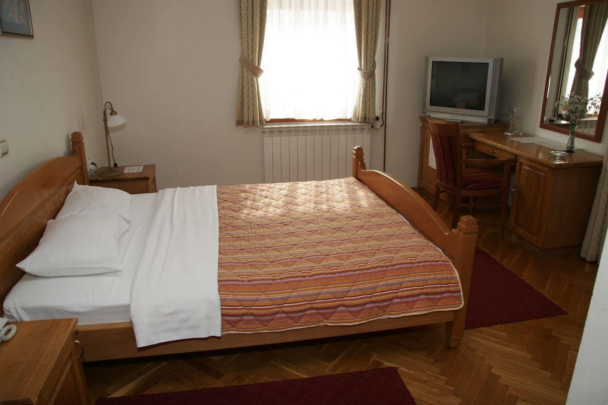 Hotel Sucevic Garni Belgrado Exterior foto