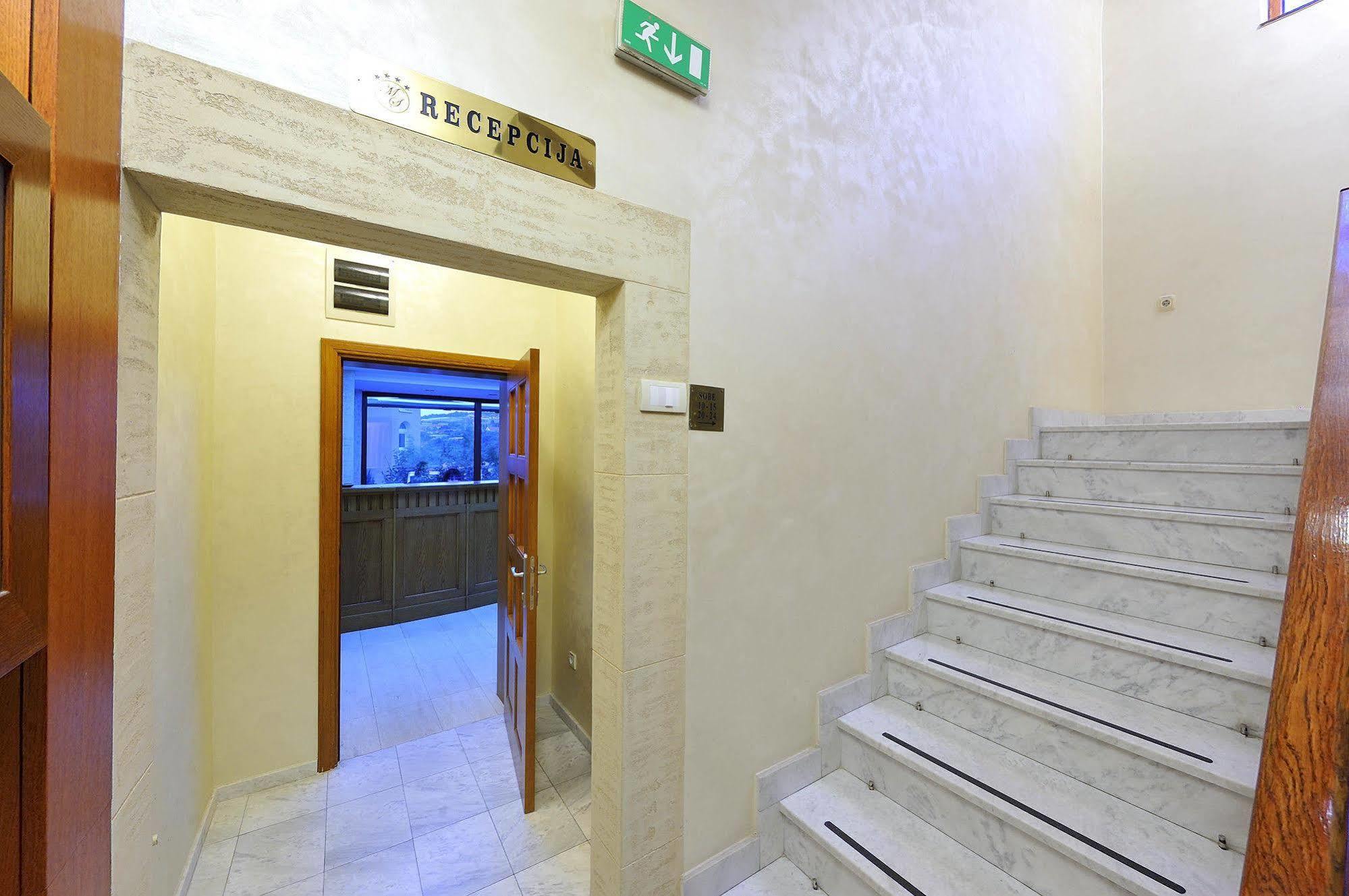 Hotel Sucevic Garni Belgrado Exterior foto