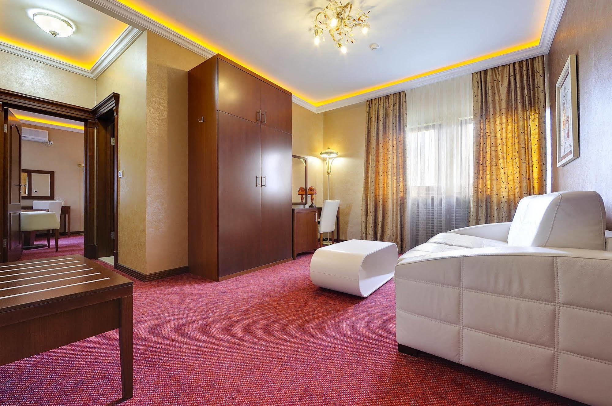 Hotel Sucevic Garni Belgrado Exterior foto