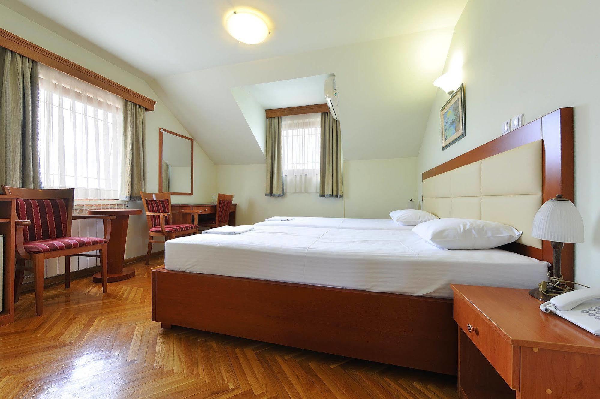Hotel Sucevic Garni Belgrado Exterior foto
