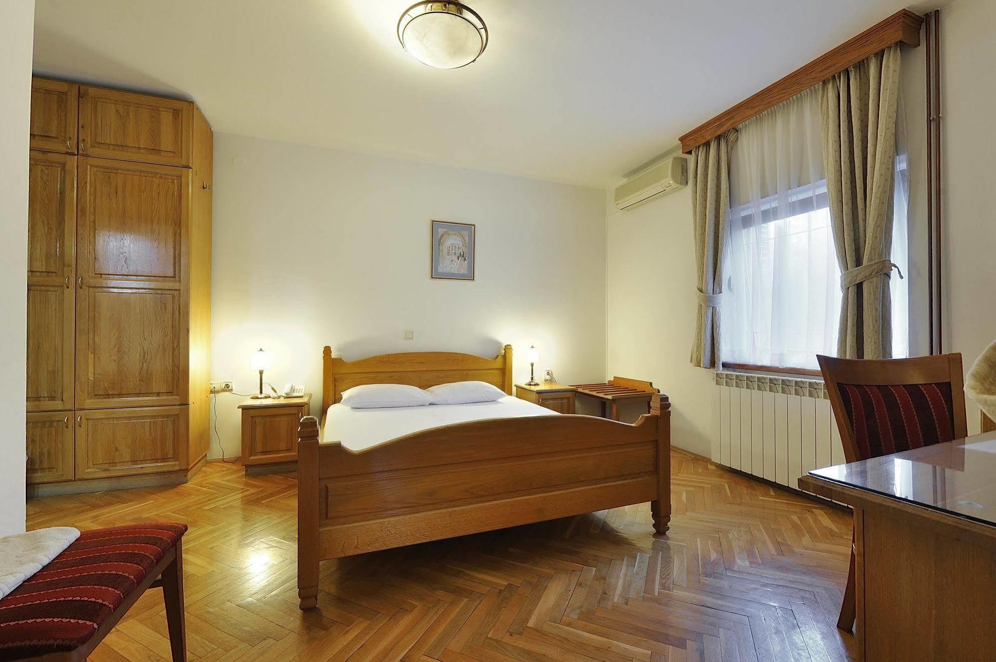 Hotel Sucevic Garni Belgrado Exterior foto