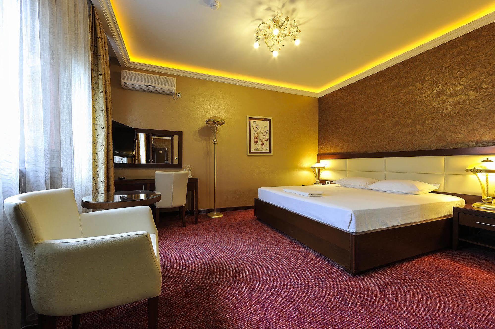 Hotel Sucevic Garni Belgrado Exterior foto